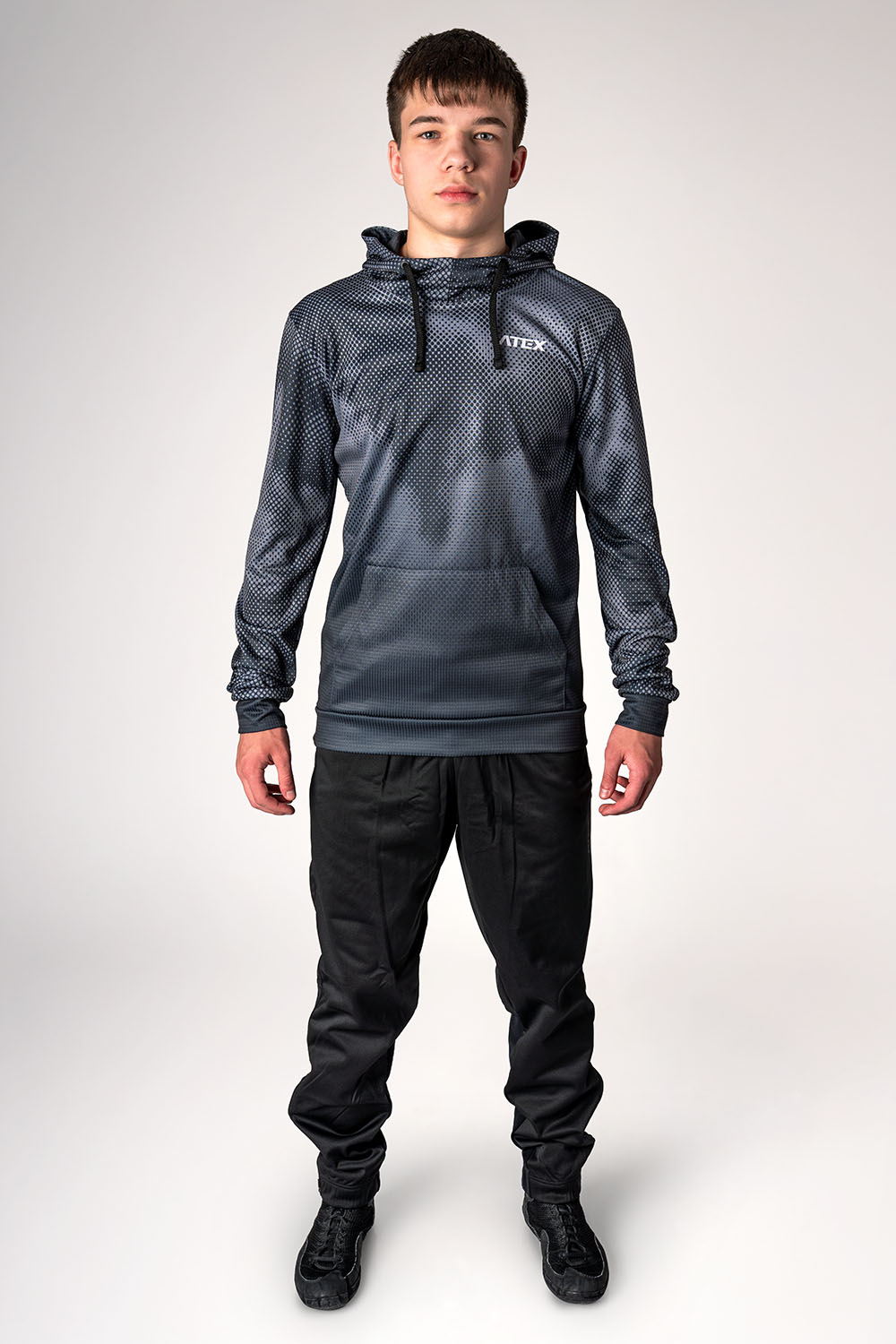 Lightweight sports hoodie with hood, kangaroo pockets